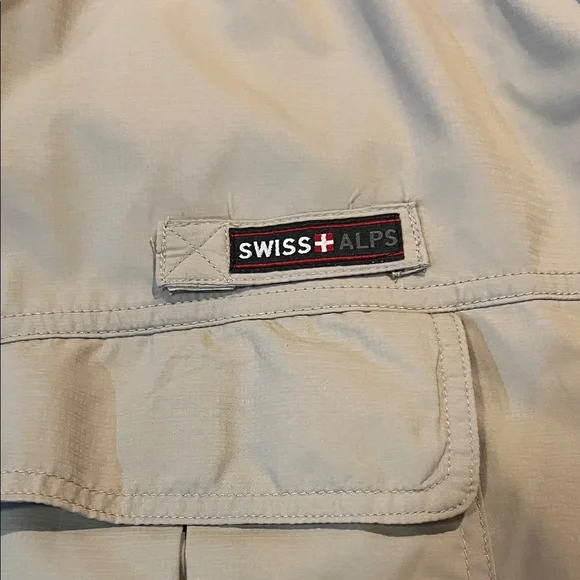 SWISS ALPS Men’s Light Tan Short-Sleeve Button-Down Fishing Shirt - Picture 8 of 11